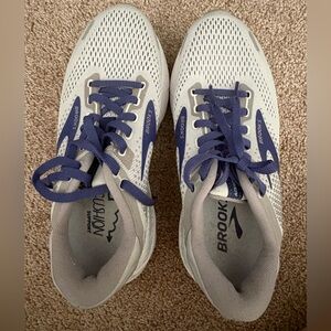 Brooks Adrenaline GTS 22 White and Blue Lace-Up Running Sneakers Size 6.5